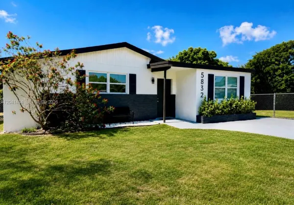 5832 Wiley Street, Hollywood, FL 33023