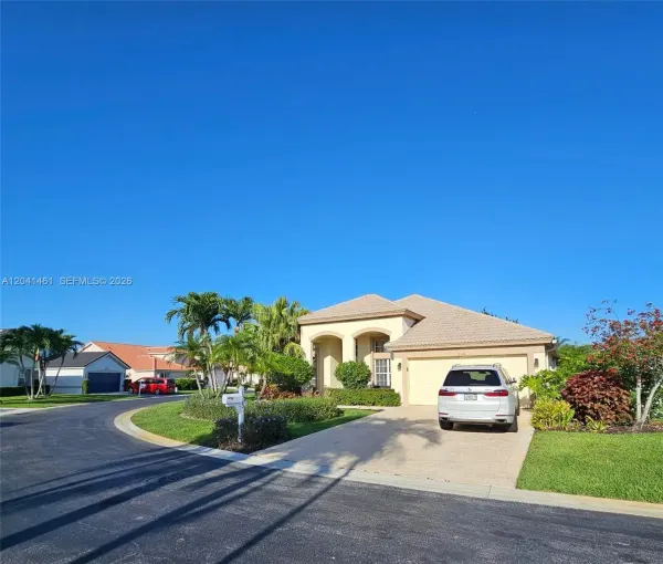 2540 Egret Lake Drive, Greenacres, FL 33413
