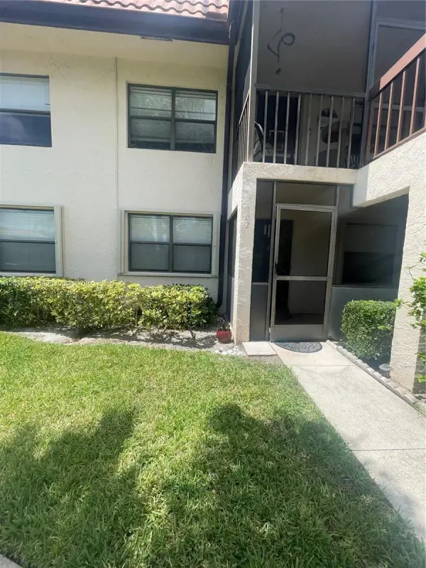 7250 Golf Colony Court 102, Lake Worth, FL 33467