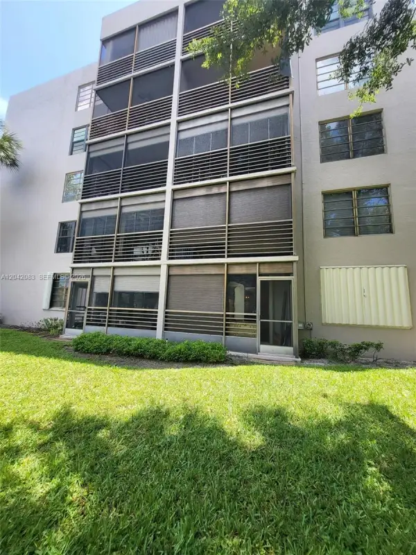 900 Colony Point Circle 107, Pembroke Pines, FL 33026
