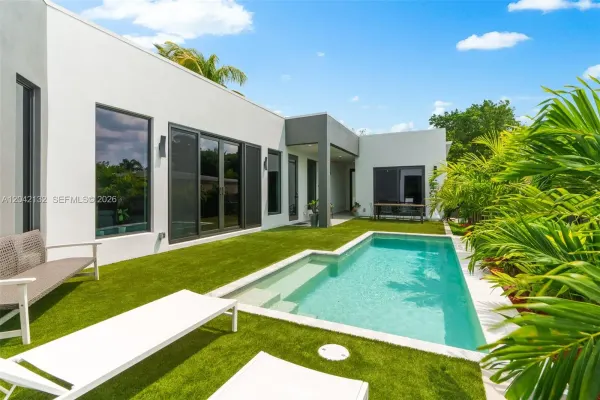 41 NE 24th Street, Wilton Manors, FL 33305