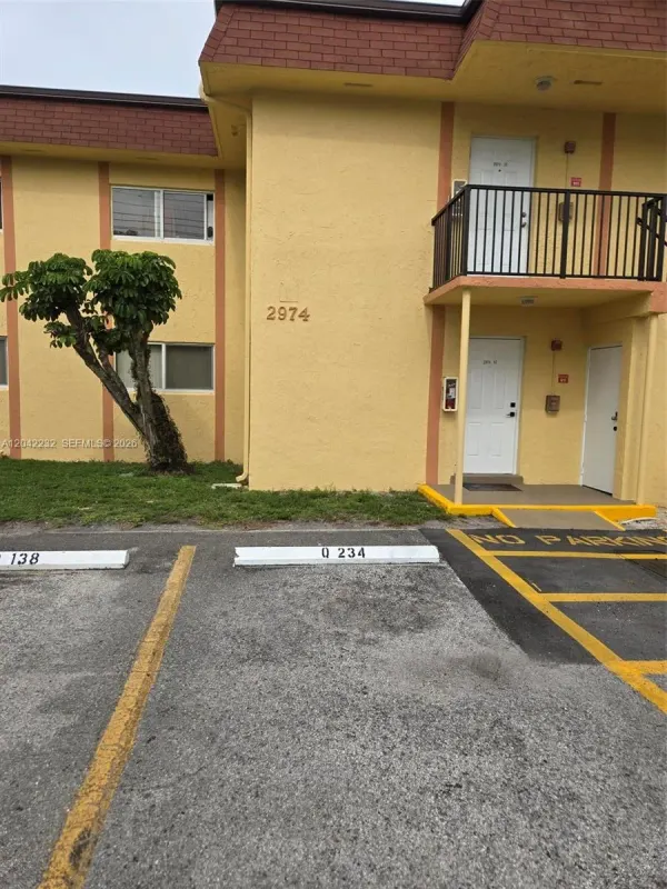 2974 NW 55th Avenue 2b, Lauderhill, FL 33313