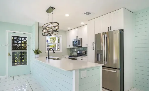 560 High Point Drive D, Delray Beach, FL 33445