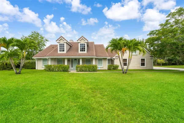 5703 Lago Del Sol Drive, Lake Worth, FL 33449