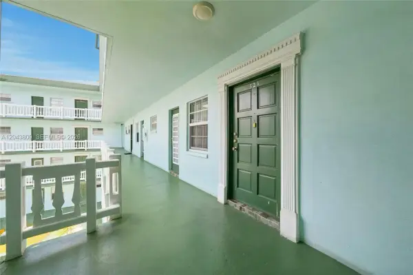 4141 NW 44th Avenue 321, Lauderdale Lakes, FL 33319