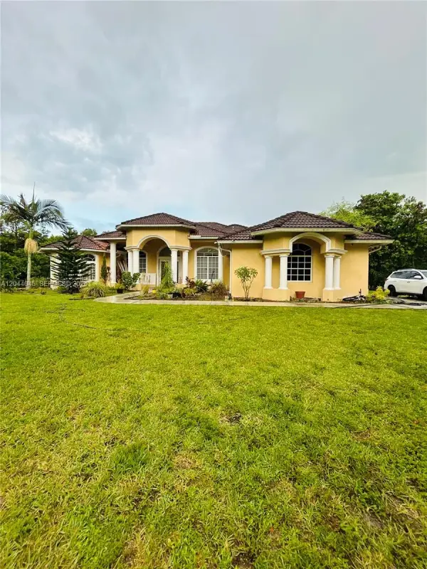 13754 N 48th Court N, West Palm Beach, FL 33411