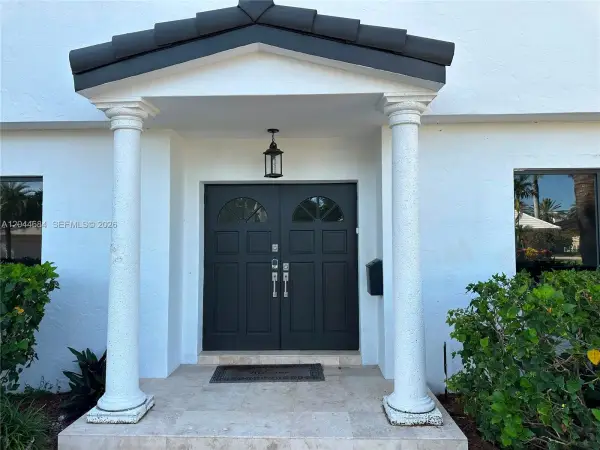 2445 SE 8th Street, Pompano Beach, FL 33062