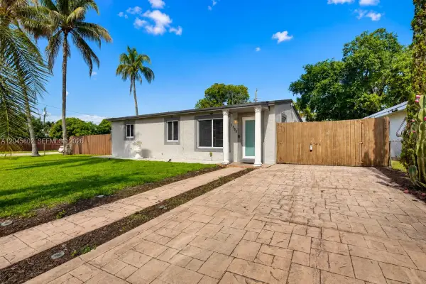 1300 N 70th Terrace, Hollywood, FL 33024