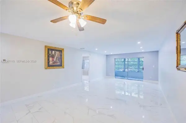 8100 SW 24th Street 309, North Lauderdale, FL 33068