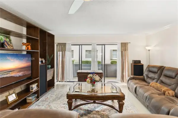 204 E Laurel Drive 1204, Margate, FL