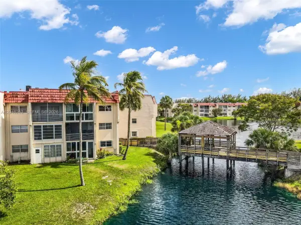 2851 E Sunrise Lakes Drive 106, Sunrise, FL 33322