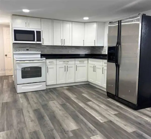 2780 NW 29th Court, Oakland Park, FL 33311