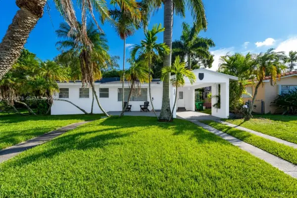 230 NE 2nd Place, Dania Beach, FL 33004