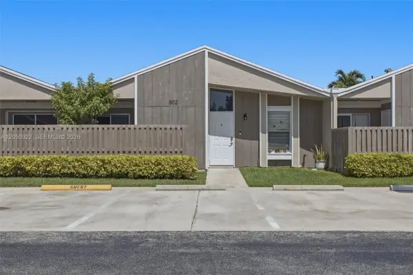 502 Woodgate Circle B, Sunrise, FL 33326