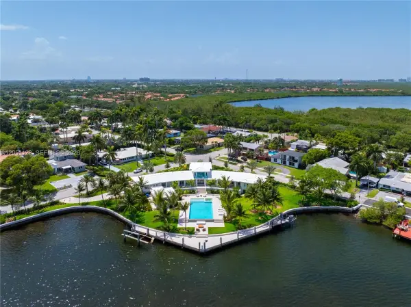 900 N Northlake Drive, Hollywood, FL 33019