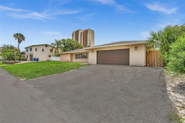 411 Wilma Circle, Riviera Beach, FL 33404