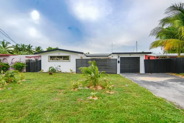 2443 Tortugas Lane, Fort Lauderdale, FL 33312