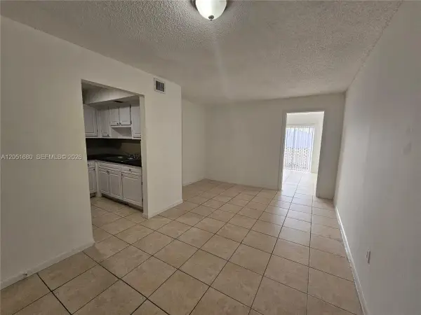 3610 NW 21st Street 206, Lauderdale Lakes, FL 33311
