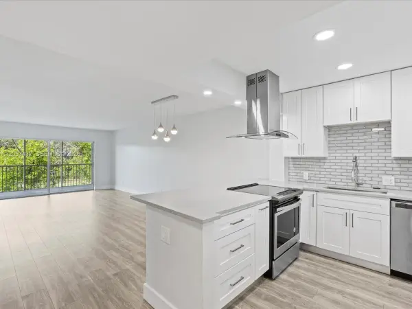 3150 N Palm Aire Drive 406, Pompano Beach, FL 33069