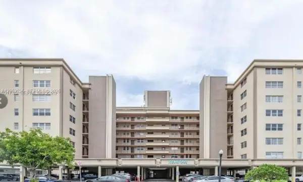 1811 Jefferson Street 210, Hollywood, FL 33020