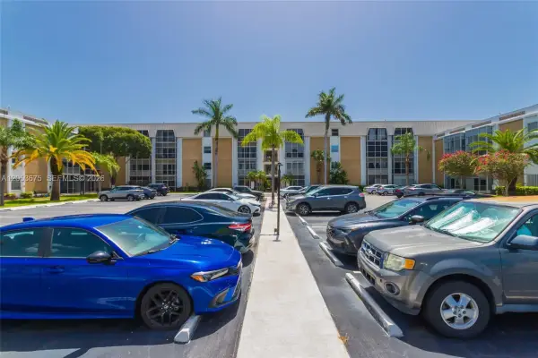 3000 NE 16th Avenue 405, Oakland Park, FL 33334