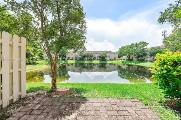 2851 W Prospect Road 1307, Tamarac, FL 33309