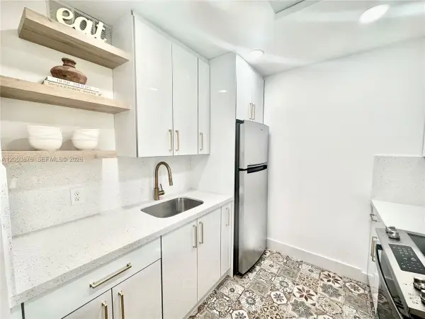 101 SW 132nd Way 413j, Pembroke Pines, FL 33027