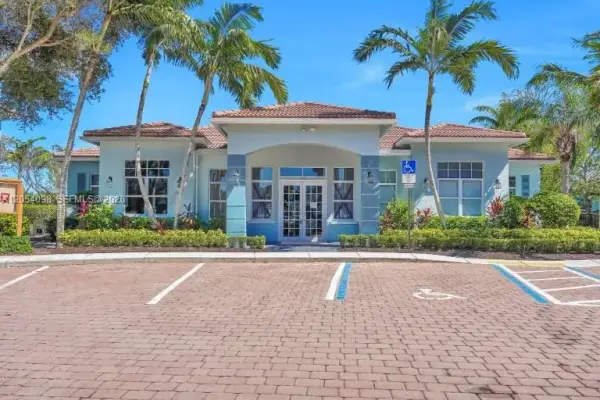 1942 Alamanda Way, Riviera Beach, FL 33404