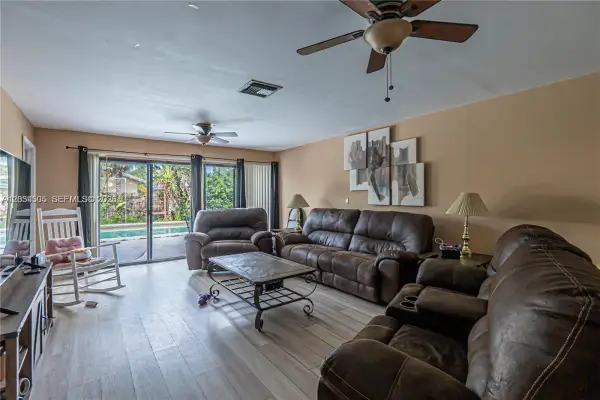 3991 NW 108th Avenue, Coral Springs, FL 33065