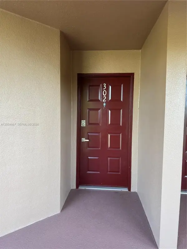 500 SW 130th Terrace 302a, Pembroke Pines, FL 33027