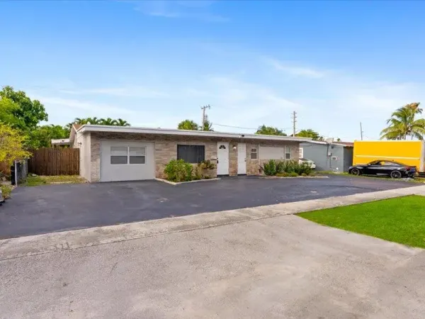 311 W Sample Road, Deerfield Beach, FL 33064