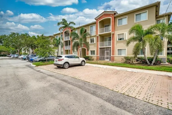 7085 Nova Drive 226, Davie, FL 33317