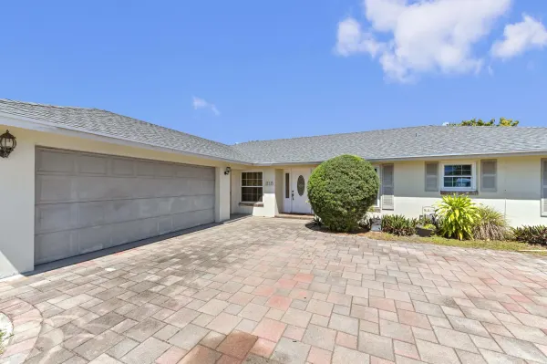 315 SW 12th Avenue, Boynton Beach, FL 33435