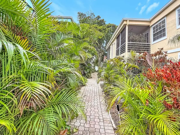 305 SE 11th Avenue, Pompano Beach, FL 33060