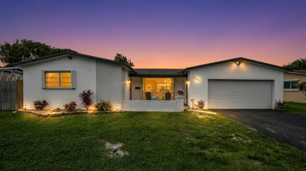 5221 SW 89th Avenue, Cooper City, FL 33328