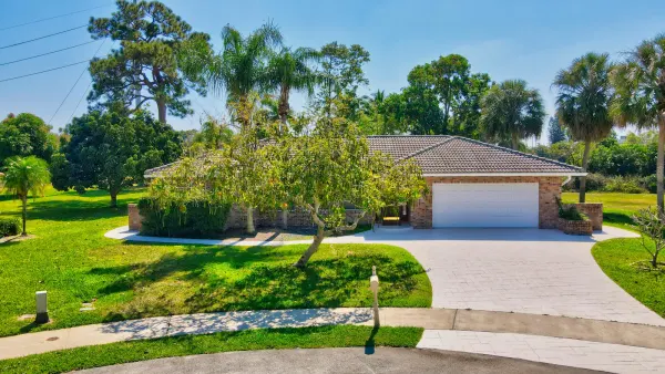 2334 Timbercreek Circle NW, Boca Raton, FL 33431