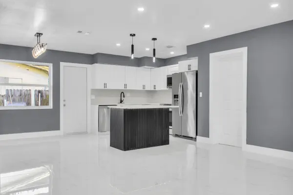 915 SW 3rd Street, Boynton Beach, FL 33435
