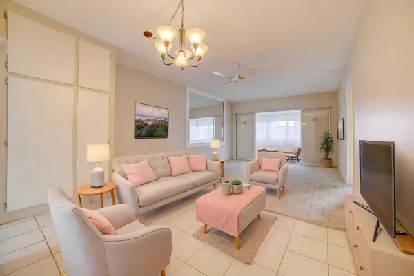 1117 Lake Terrace 210, Boynton Beach, FL 33426