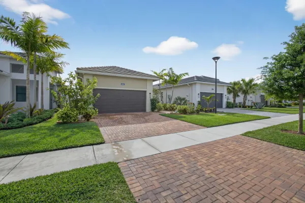 4805 Saint Armands Way, Westlake, FL 33470