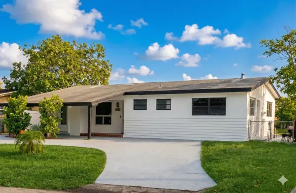 1067 SW 3rd Street, Hallandale Beach, FL 33009