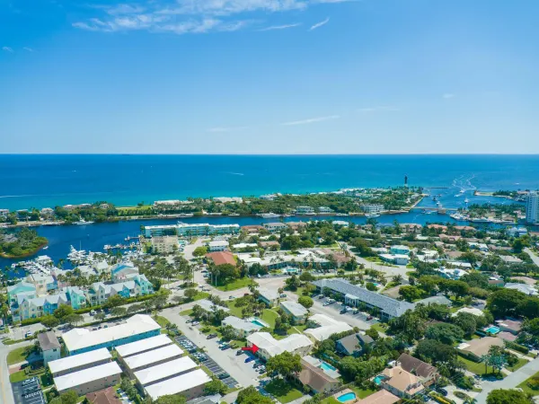 2755 NE 28th Street F1, Lighthouse Point, FL 33064