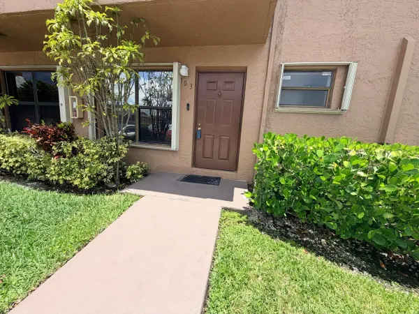 10059 Winding Lake Road 103, Sunrise, FL 33351