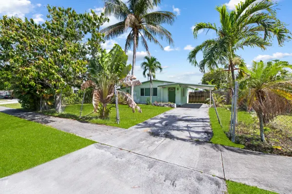 160 NE 60th Street, Oakland Park, FL 33334