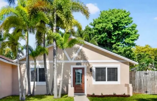 8699 Uranus Terrace, West Palm Beach, FL 33403