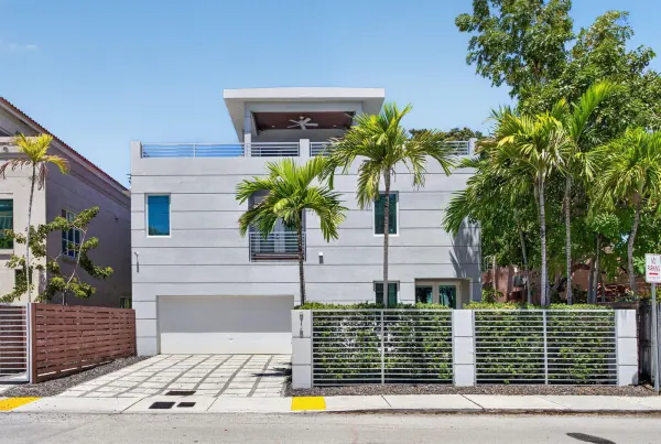 915 SE 2nd Court, Fort Lauderdale, FL 33301