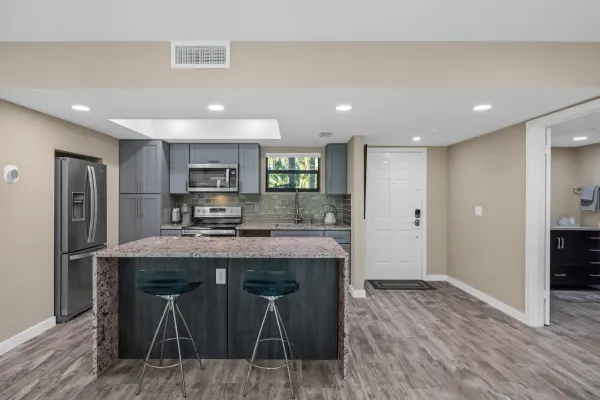 11863 Wimbledon Circle 438, Wellington, FL 33414