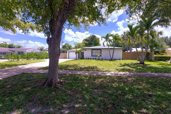 5756 Orchard Way, West Palm Beach, FL 33417