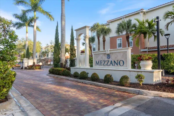 9849 Baywinds Drive 8304, West Palm Beach, FL 33411