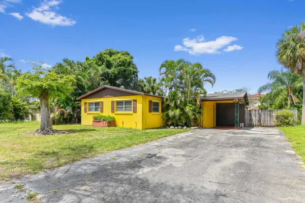 877 Sarazen Drive, Lake Belvedere Estates, FL 33413