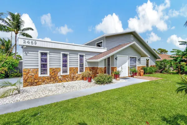 2469 Sun Up Lane, Lake Worth, FL 33462